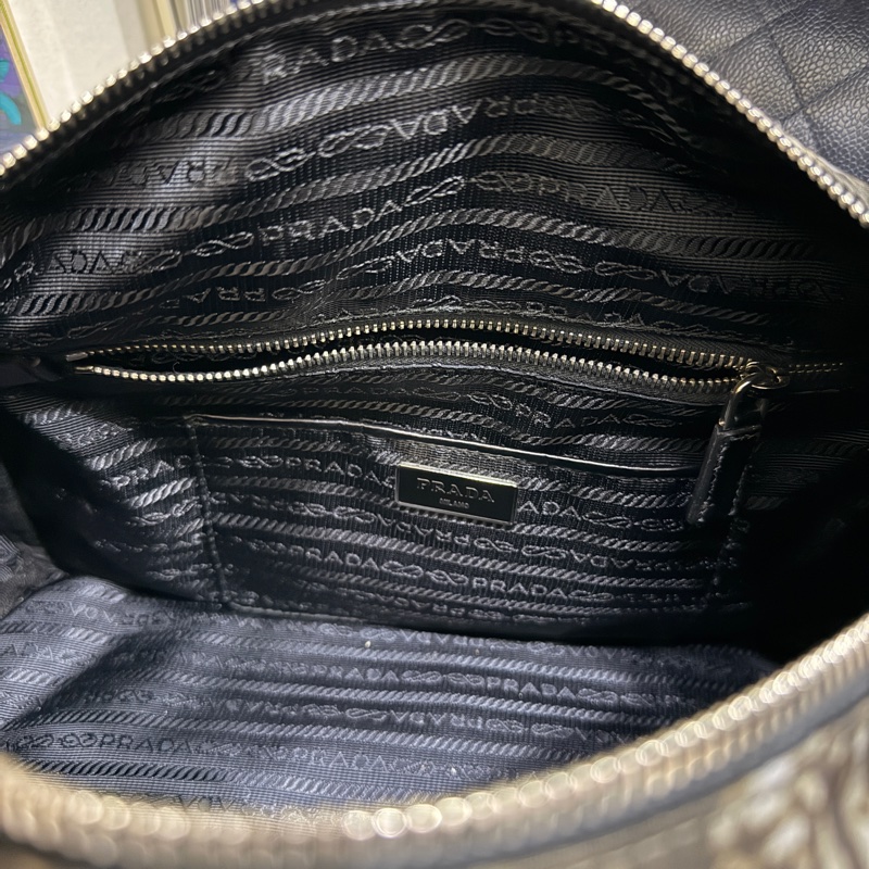 99新✨專櫃款七萬Prada經典黑色尼龍 藝術系列 防磨防潑水 超輕的降落傘布 斜背包 keep all、speedy、波士頓-15