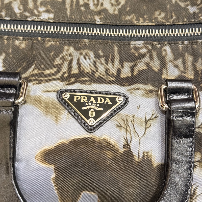 99新✨專櫃款七萬Prada經典黑色尼龍 藝術系列 防磨防潑水 超輕的降落傘布 斜背包 keep all、speedy、波士頓-17