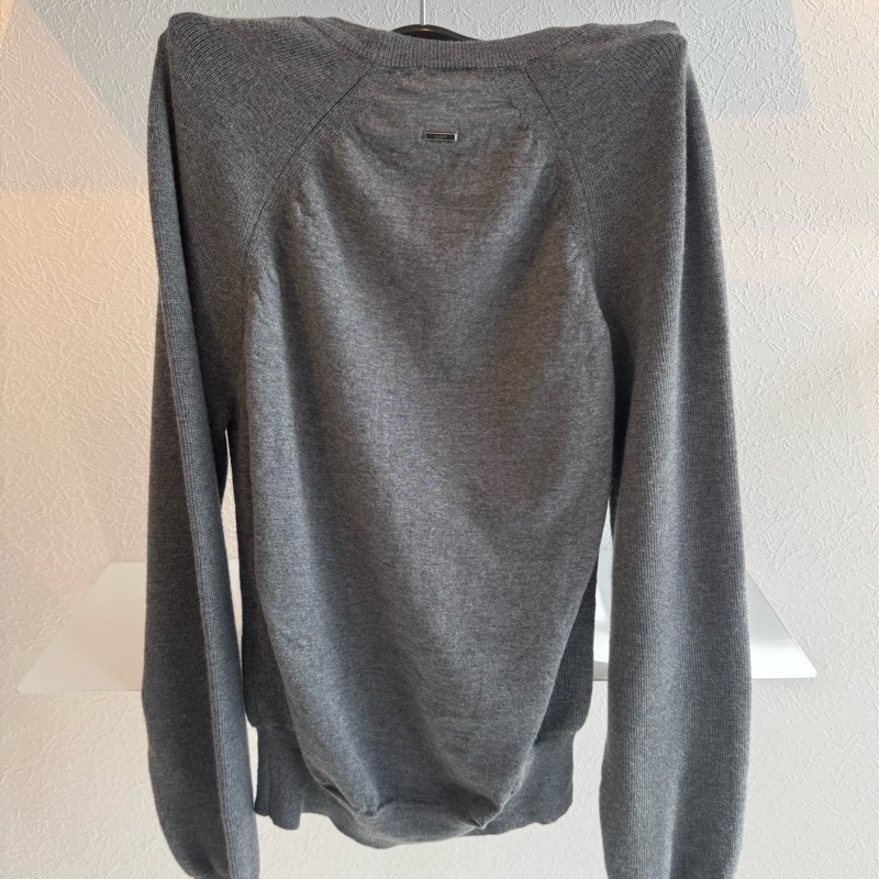 LV灰色前口袋毛衣-9