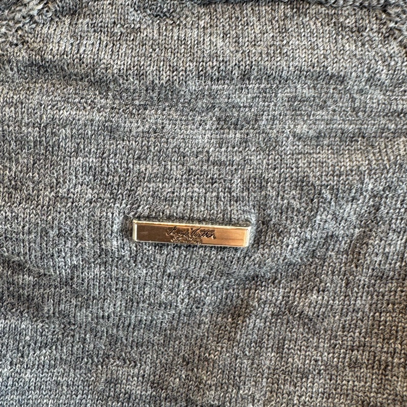 LV灰色前口袋毛衣-10