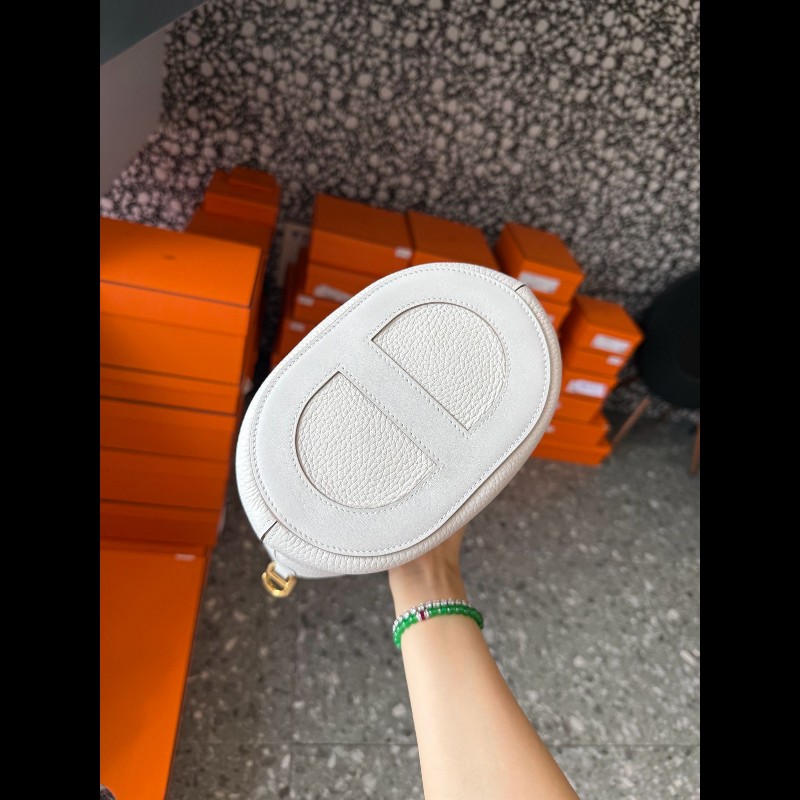 Hermes in the loop 18
Taurillon-2