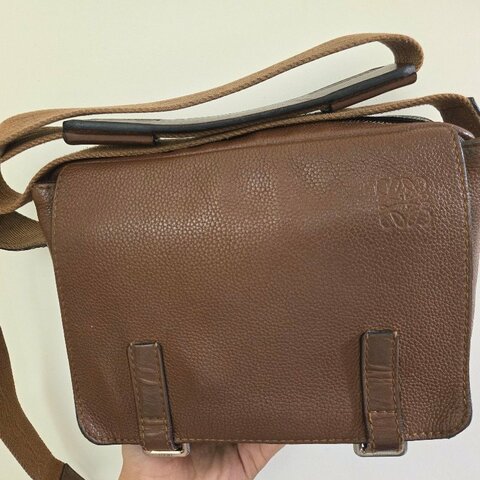 Loewe military XS 郵差包