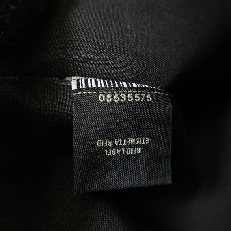 FENDI 牛皮皮革Pouch銀扣手拿包-10