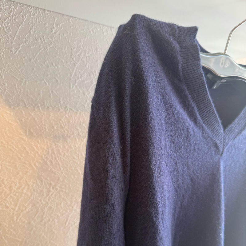 Gucci深藍v領針織毛衣-3