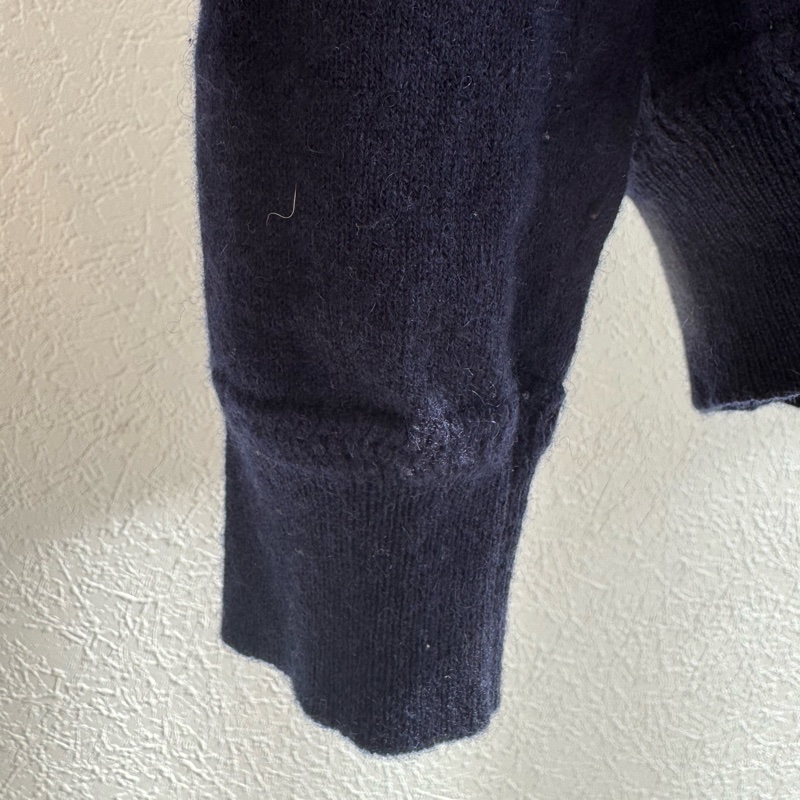 Gucci深藍v領針織毛衣-9