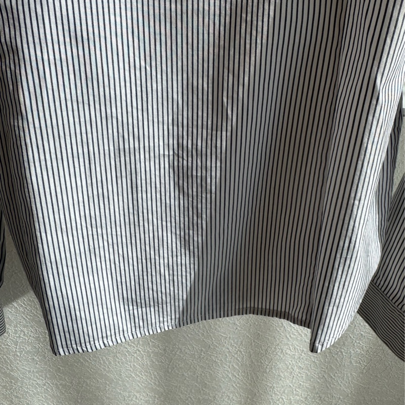 Burberry 黑直線條藍色長袖襯衫-14