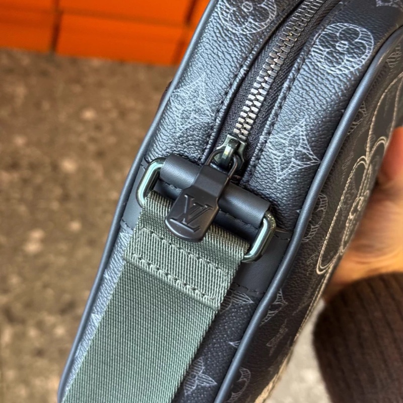 lv 太陽花斜挎相機包-2