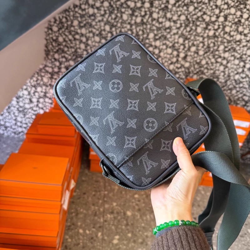 lv 太陽花斜挎相機包-4