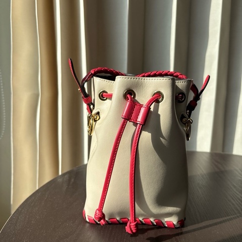 fendi 超紅的水桶包
