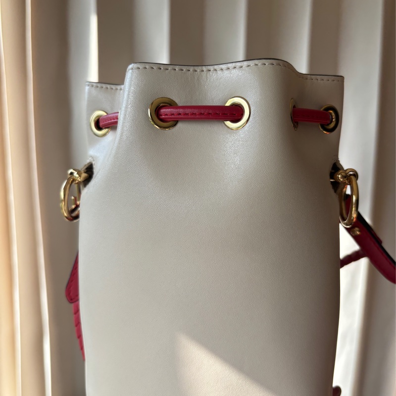 fendi 超紅的水桶包-1