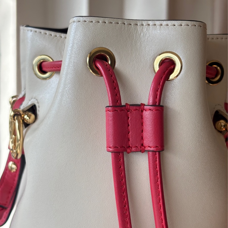 fendi 超紅的水桶包-3