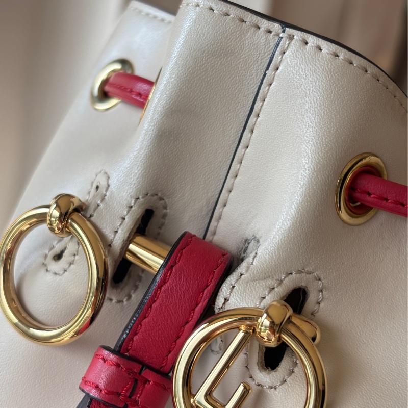 fendi 超紅的水桶包-4