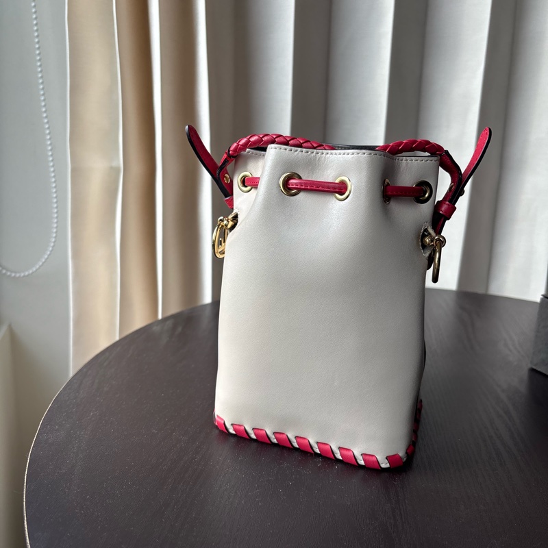 fendi 超紅的水桶包-6