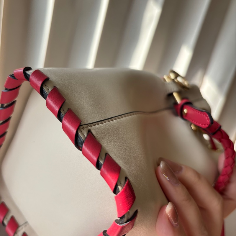 fendi 超紅的水桶包-7