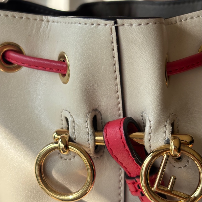 fendi 超紅的水桶包-12