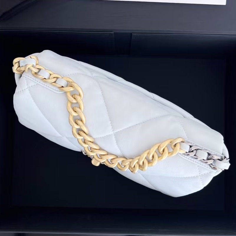 【全新閒置品】Chanel 19bag 香奈兒baby嬰兒藍聖杯藍小號最新芯片款-4