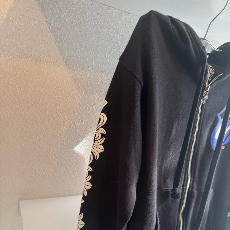 克羅心 紫嘴唇黑帽外套-5