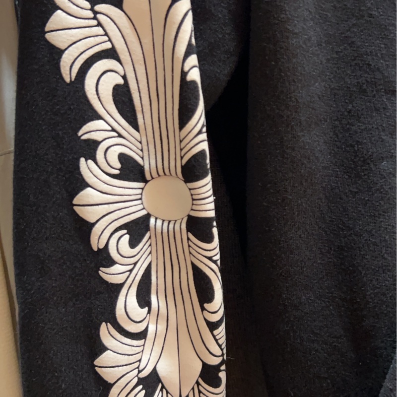 克羅心 紫嘴唇黑帽外套-33