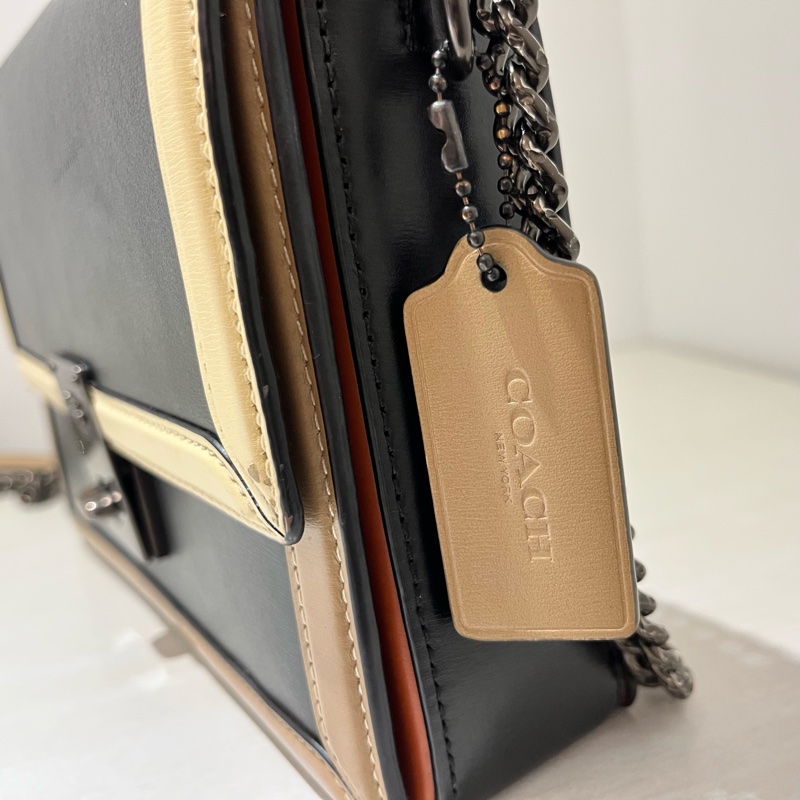 狀況佳✨ COACH 專櫃款 Hutton 撞色鏈條包 黑卡其❤️顏色超美-6
