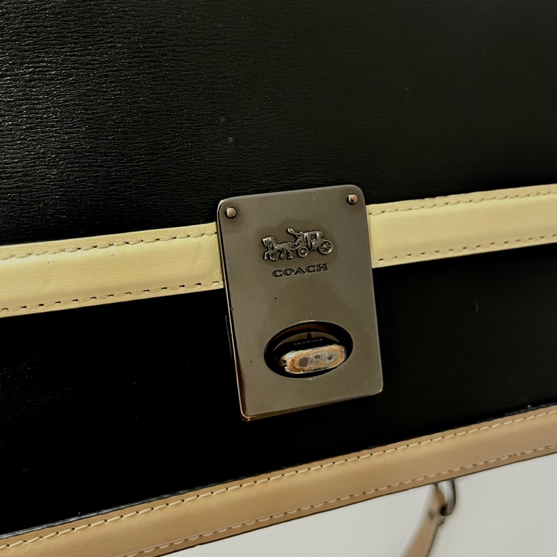 狀況佳✨ COACH 專櫃款 Hutton 撞色鏈條包 黑卡其❤️顏色超美-9