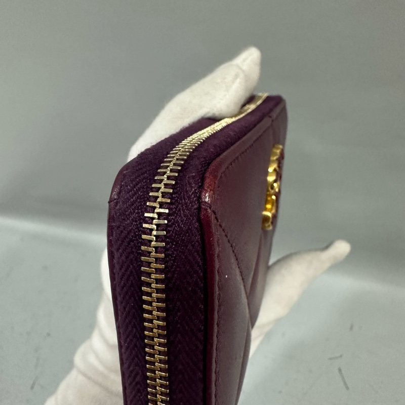 Chanel Ap0948 深紫色羊皮色雙C拉鏈中長夾 19-17