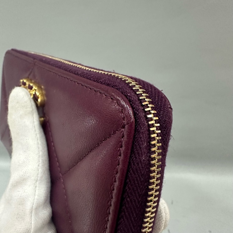 Chanel Ap0948 深紫色羊皮色雙C拉鏈中長夾 19-20