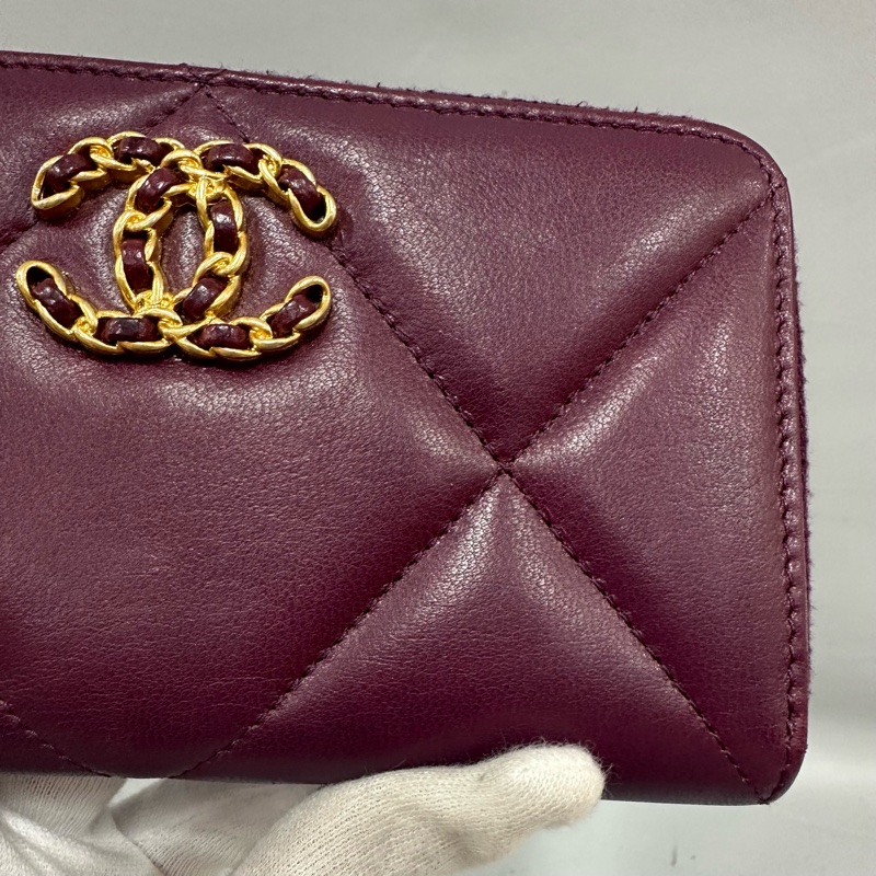 Chanel Ap0948 深紫色羊皮色雙C拉鏈中長夾 19-25