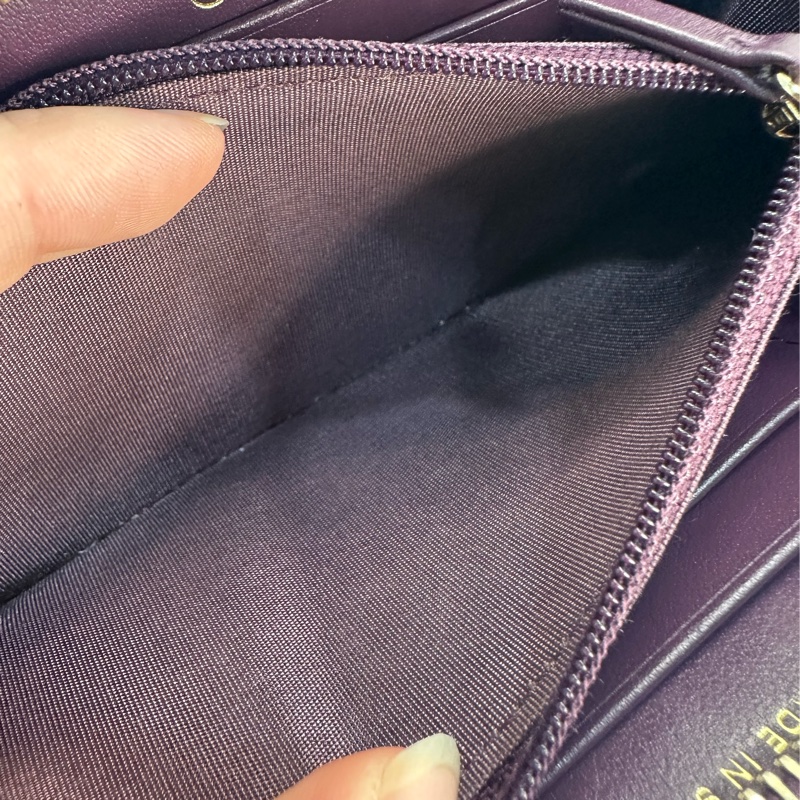 Chanel Ap0948 深紫色羊皮色雙C拉鏈中長夾 19-42