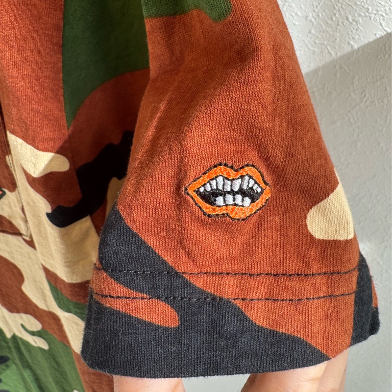 克羅心 迷彩嘴唇短袖上衣-5