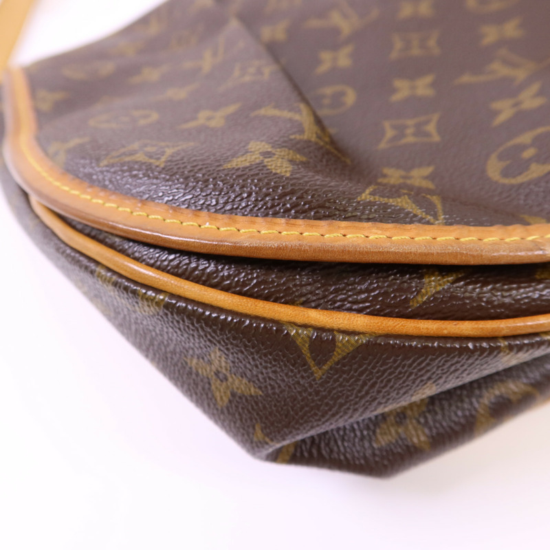LOUIS VUITTON Monogram Menilmontant MM金扣肩背袋棕色-13