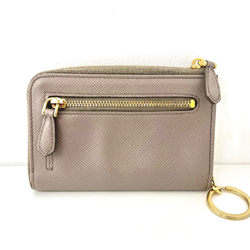 Prada 稀有大象灰 奶茶色鑰匙零錢包 Saffiano-1