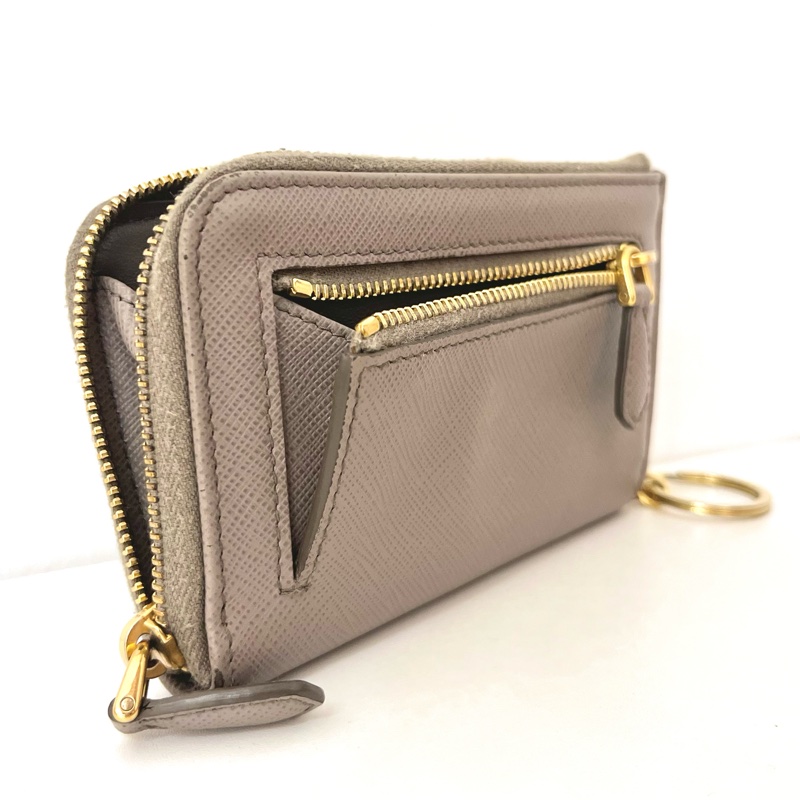 Prada 稀有大象灰 奶茶色鑰匙零錢包 Saffiano-3