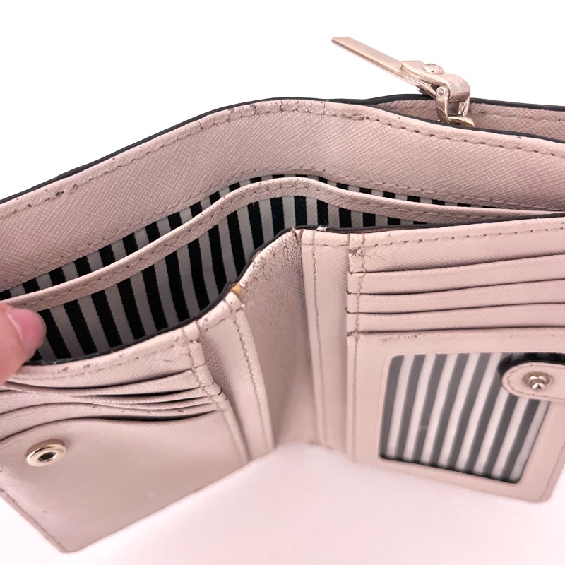 Kate Spade 防刮十字紋拼色雙折中夾錢包 黑色 x 杏色 Cameron Street Dara-3