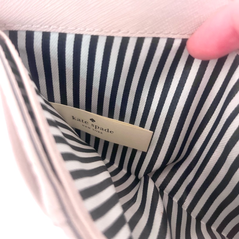 Kate Spade 防刮十字紋拼色雙折中夾錢包 黑色 x 杏色 Cameron Street Dara-5