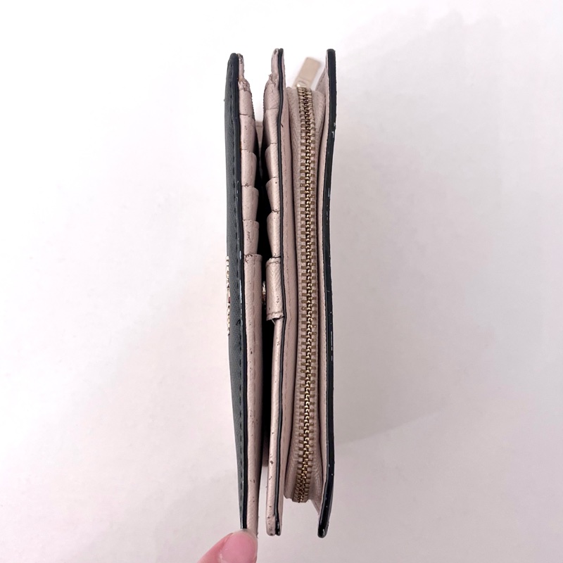 Kate Spade 防刮十字紋拼色雙折中夾錢包 黑色 x 杏色 Cameron Street Dara-8