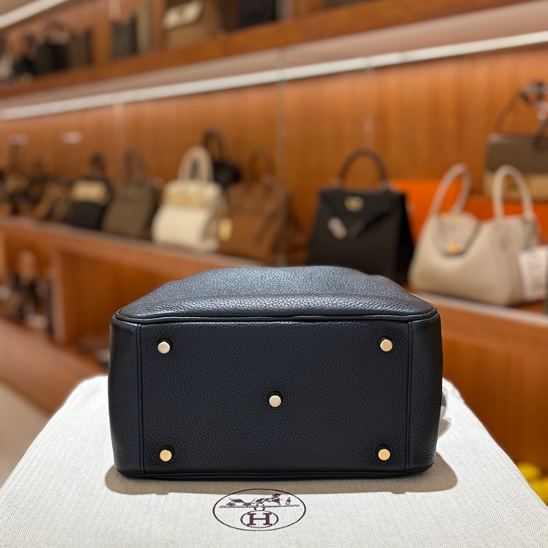 【現貨｜快速出貨】Hermès 愛馬仕 Lindy 26｜黑色金釦｜U刻 2022 年｜Taurillon Clemence 小牛皮-6