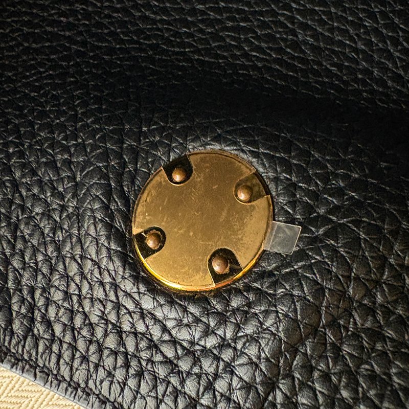 【現貨｜快速出貨】Hermès 愛馬仕 Lindy 26｜黑色金釦｜U刻 2022 年｜Taurillon Clemence 小牛皮-17