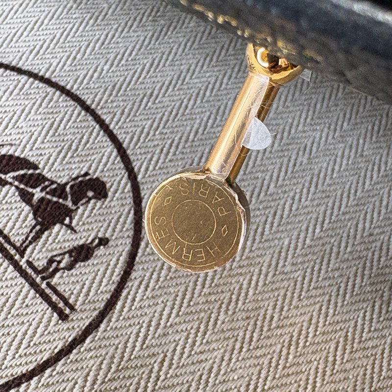 【現貨｜快速出貨】Hermès 愛馬仕 Lindy 26｜黑色金釦｜U刻 2022 年｜Taurillon Clemence 小牛皮-18