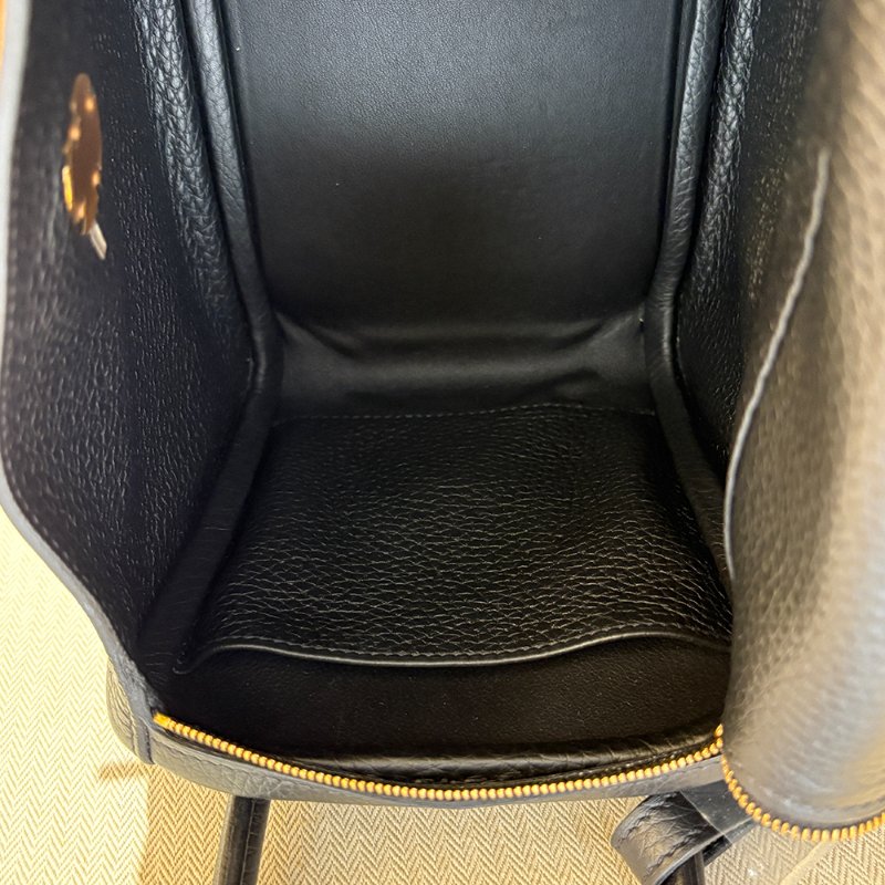 【現貨｜快速出貨】Hermès 愛馬仕 Lindy 26｜黑色金釦｜U刻 2022 年｜Taurillon Clemence 小牛皮-21