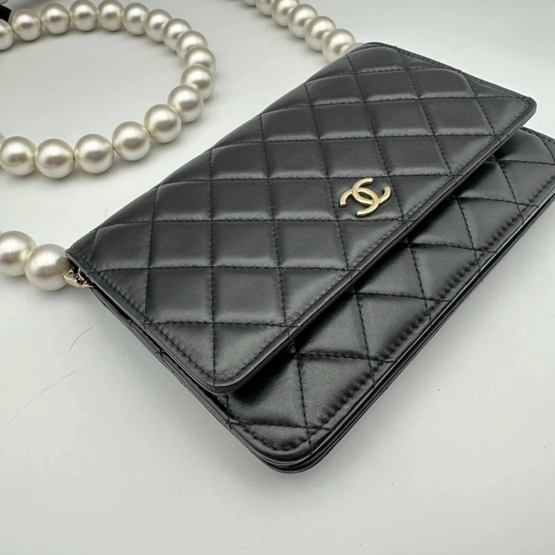 Chanel香奈兒黑色 Maxi Pearls 珍珠迷你鏈條錢包-1