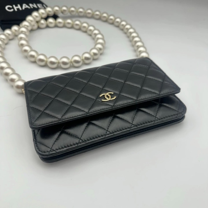 Chanel香奈兒黑色 Maxi Pearls 珍珠迷你鏈條錢包-3