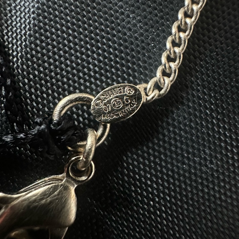 CHANEL 07C 仿珍珠黑色火車項鍊-8