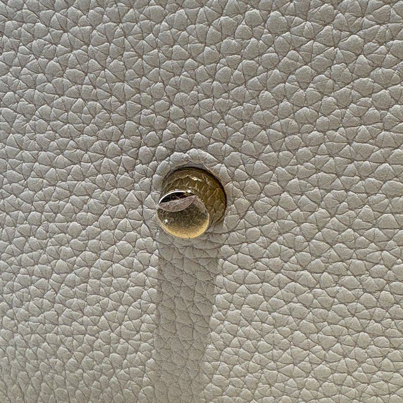 【現貨｜快速出貨】Hermès 愛馬仕 Lindy 26 奶昔白｜C刻 2018年｜金釦柔霧優雅配色｜Taurillon Clemence 小牛皮-7