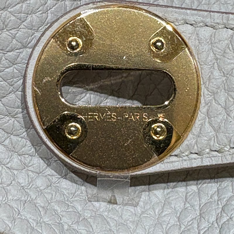 【現貨｜快速出貨】Hermès 愛馬仕 Lindy 26 奶昔白｜C刻 2018年｜金釦柔霧優雅配色｜Taurillon Clemence 小牛皮-14