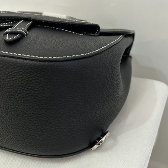 DIOR黑牛皮Gallop胸側包-5