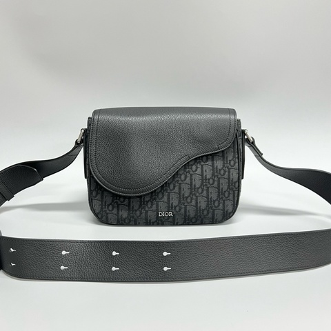 迪奧/Dior Saddle Qblique 黑色老花刺繡馬鞍包 郵差包