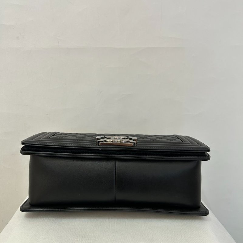 CHANEL黑牛皮菱格銀鍊BOY 25CM-4