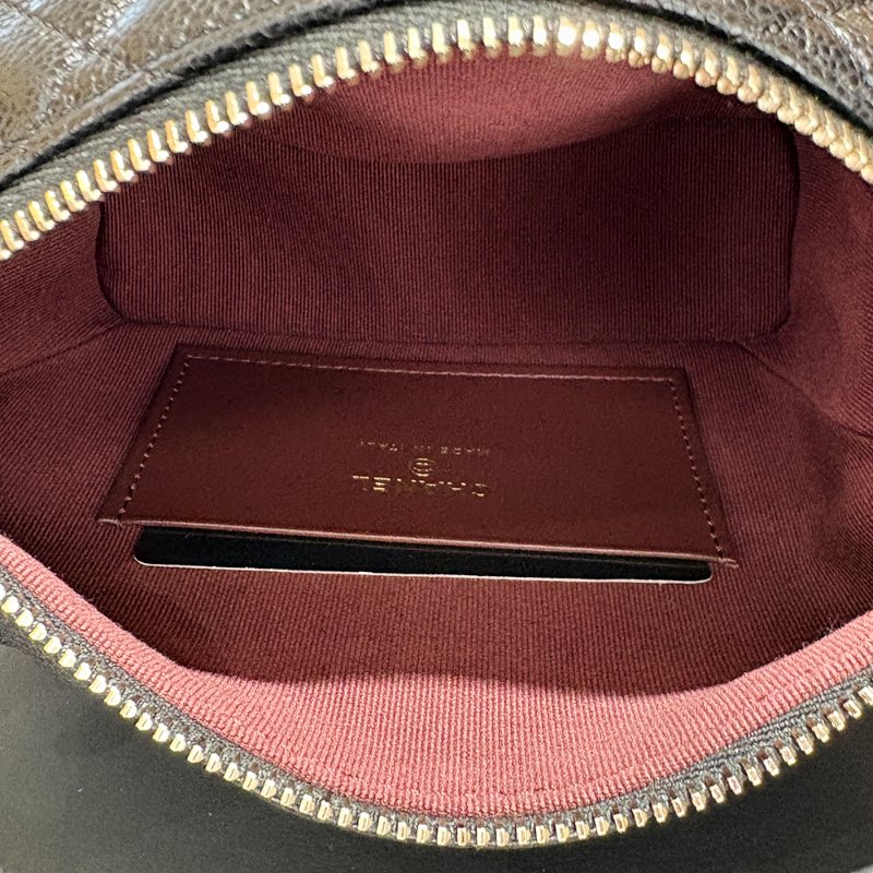 【現貨｜快速出貨】Chanel Mini Hobo Bag 25｜黑色 銀釦 小牛皮金鍊｜晶片款 2025年新款-15