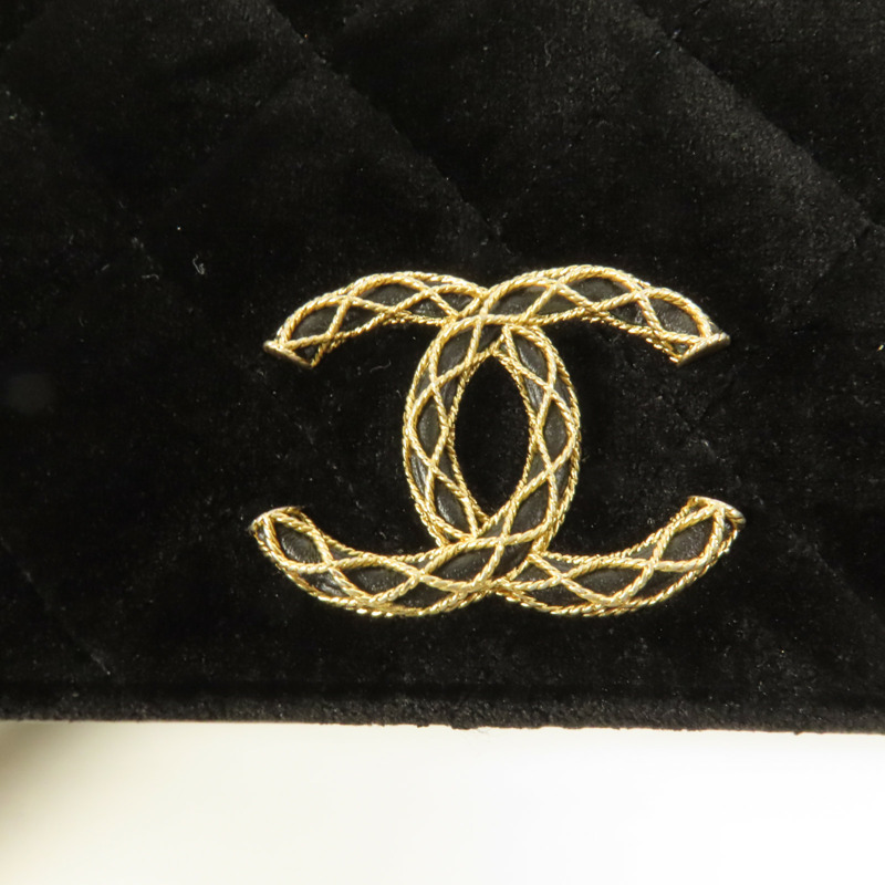 CHANEL 天鵝絨Chain Shoulder金扣肩背袋-6