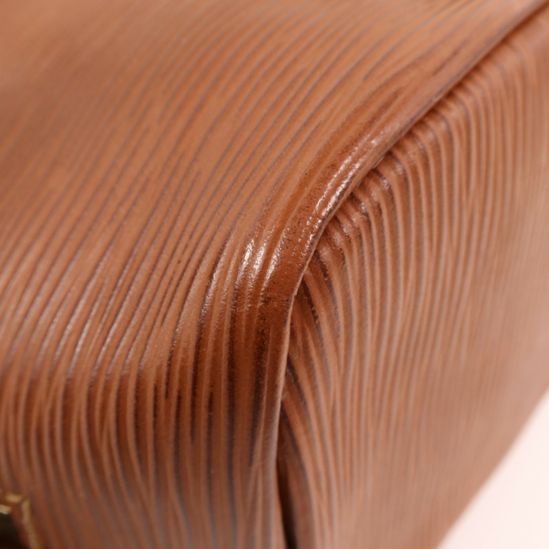 FENDI 牛皮皮革Backpack金扣背包-8